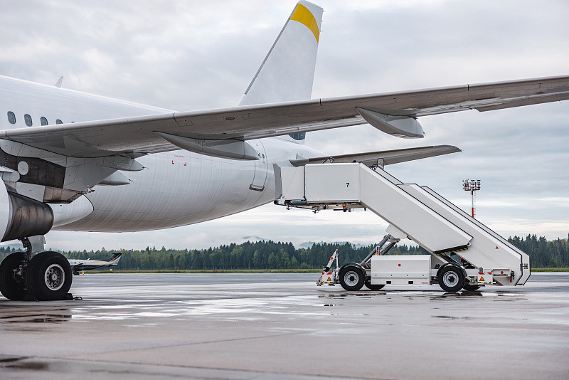 经由深圳将化学品寄到日本长野市(Nagano)