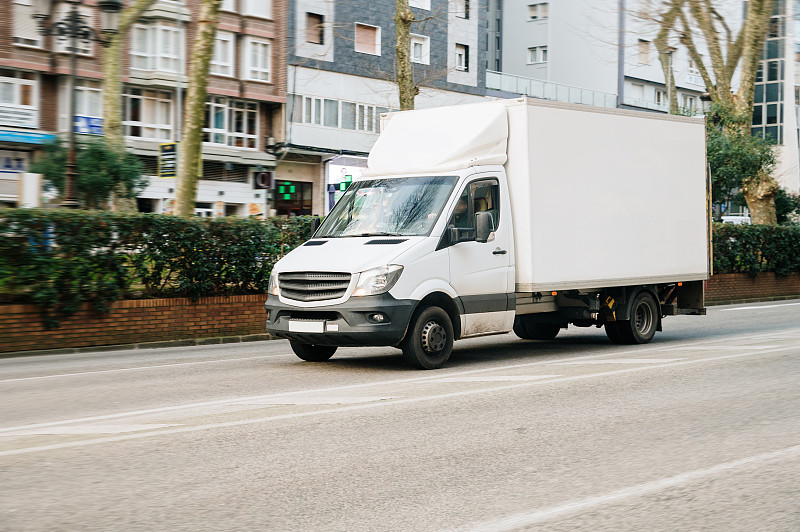 经过中国广州将剪刀邮寄到日本