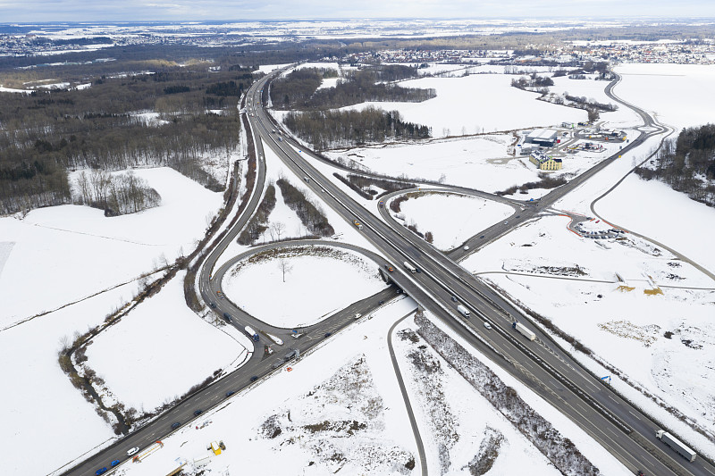 经由中国香港牙膏邮寄到日本横滨市(Yokohama)