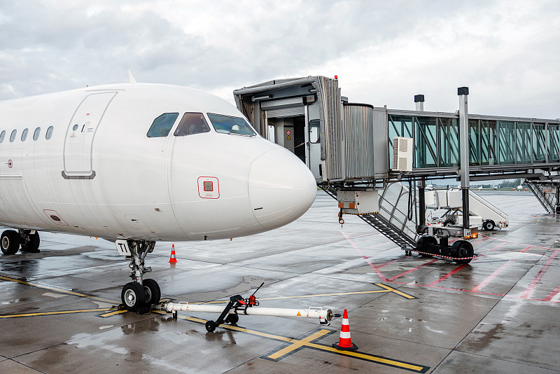 通过中国济南蓄电池邮寄到日本宇治市(Uji)