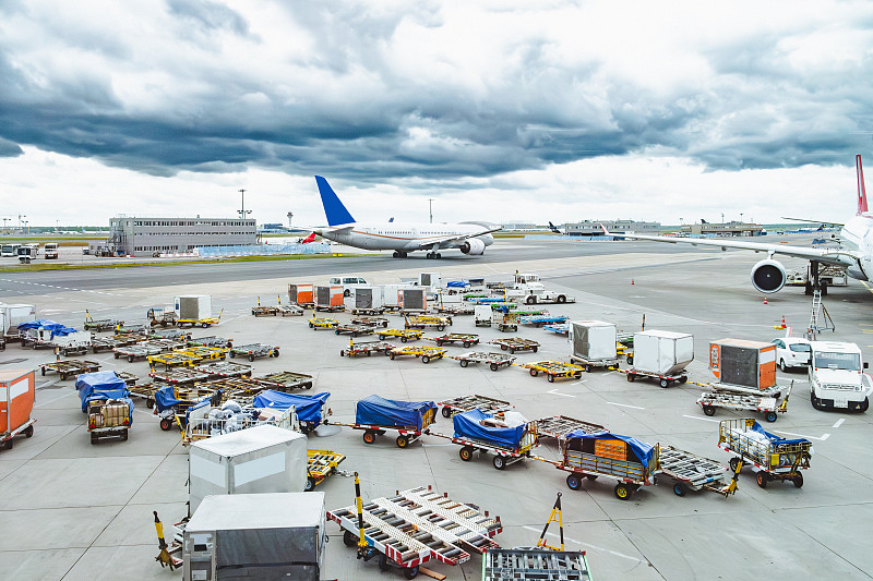 经由成都把Gucci（商品）寄到日本秋田市(Akita)