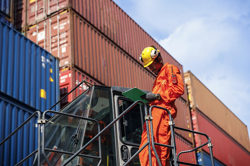 从中国青岛Gucci（商品）邮寄到日本北九州市(Kitakyushu)