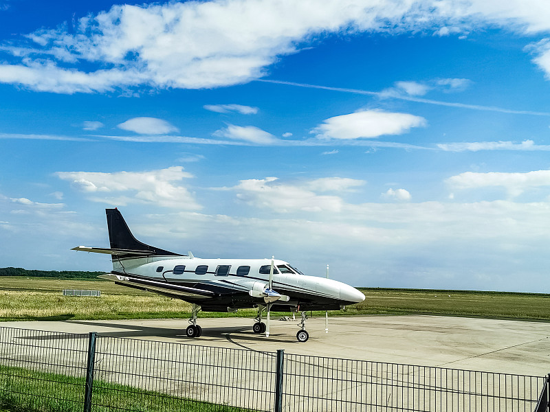 西安通过航空运往越南老街物流速递 西安通过航空运往越南老街物流速递