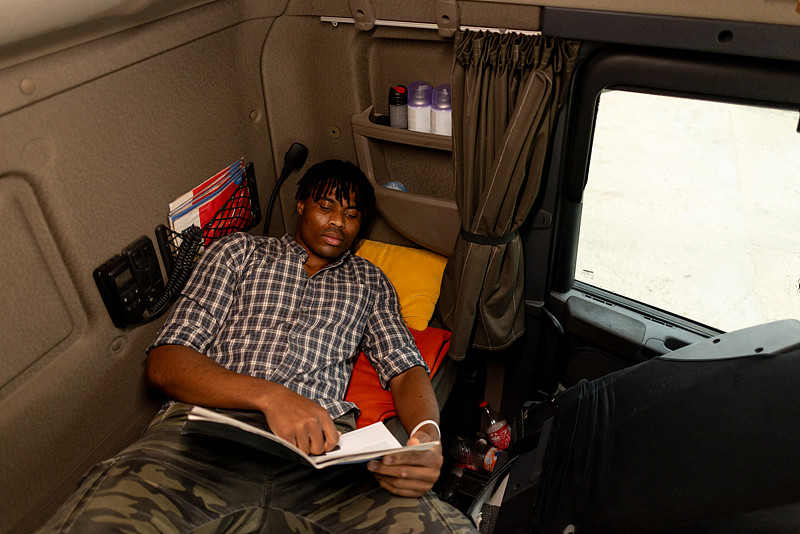 经由中国上海把空调邮寄到马来拉哈达图(Lahad Datu) 经由中国上海把空调邮寄到马来拉哈达图(Lahad Datu)