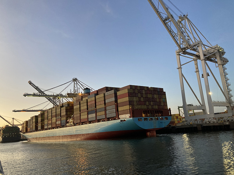 基于哈尔滨把办公用品邮寄到马来新山(Johor Bahru)