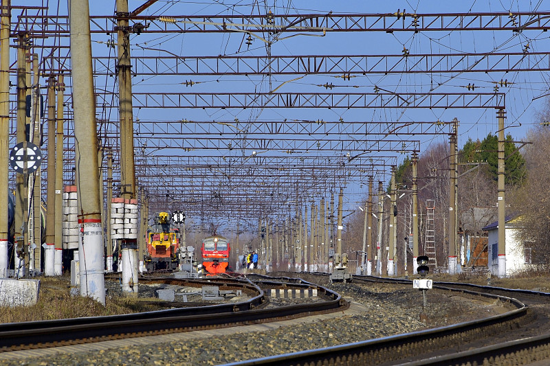 通过中国上海将香水寄到马来斗亚兰(Tuaran)