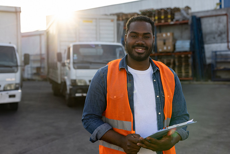 经过长春将笔记本电脑邮寄到马来瓜拉贝拉尼斯(Kuala Belait)