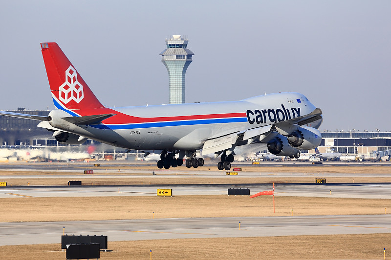 经过中国深圳信用卡邮寄到马来斗亚兰(Tuaran)