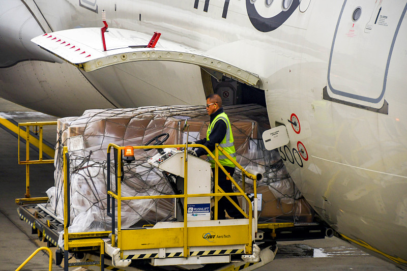 经由上海把茶几邮寄到马来保佛(Beaufort)