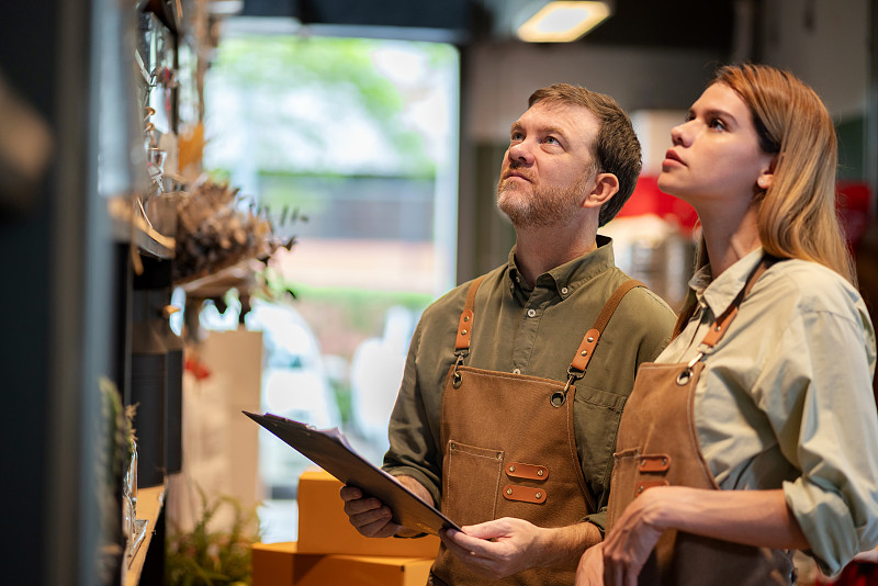 经过上海将IPad寄到马来西亚根地咬(Keningau)