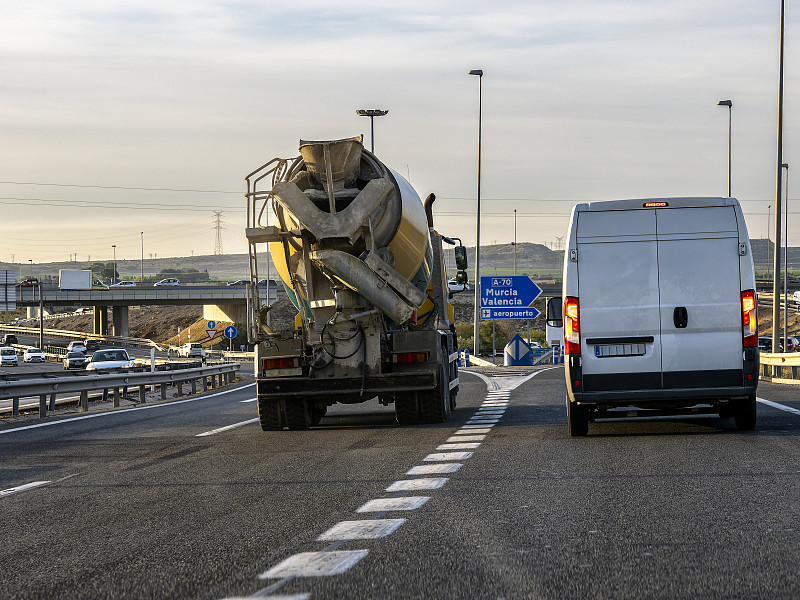 经由中国深圳把火锅底料邮寄到马来民都鲁(Bintulu)