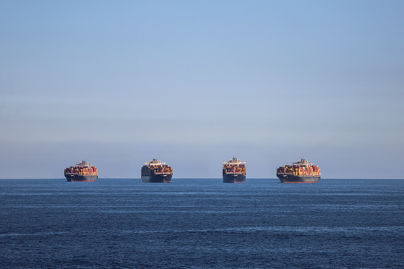 商品口红从中国重庆采用海运物流配送到美国安克雷奇