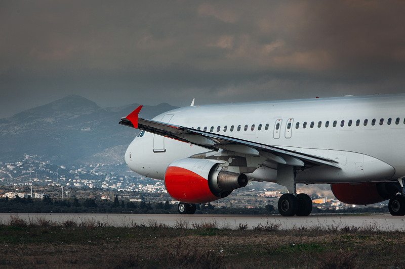 通过乌鲁木齐把台式电脑寄到美国盐湖城