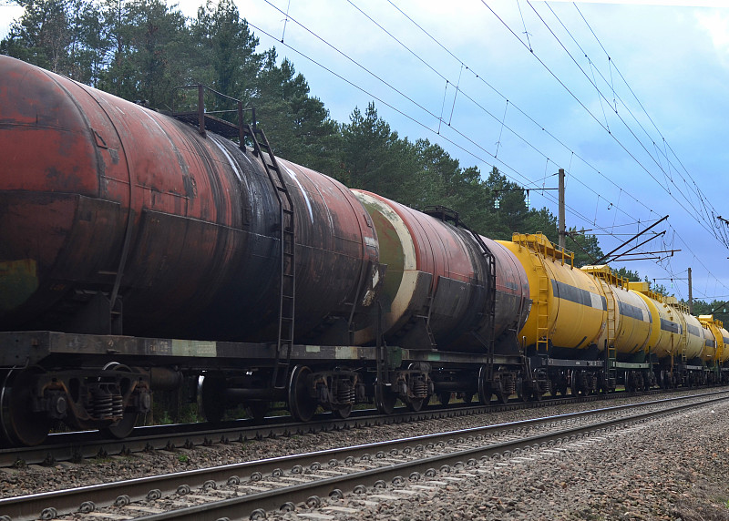 经过广州将鱼干邮寄到美国