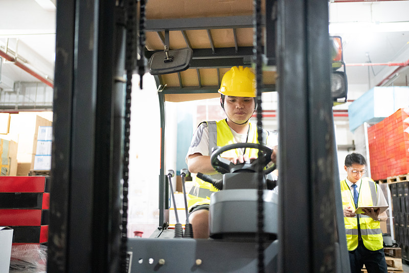 经过中国青岛将眼药水寄到美国塔科马