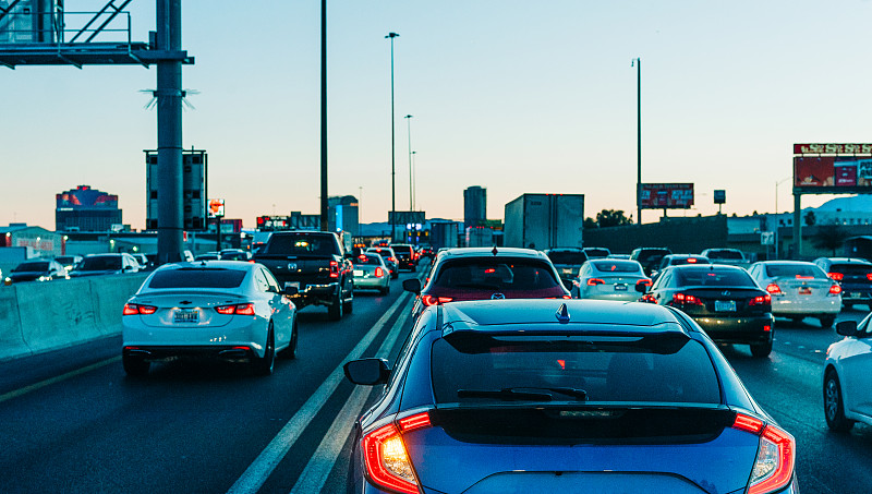 通过中国广州把包包邮寄到美国明尼阿波利斯