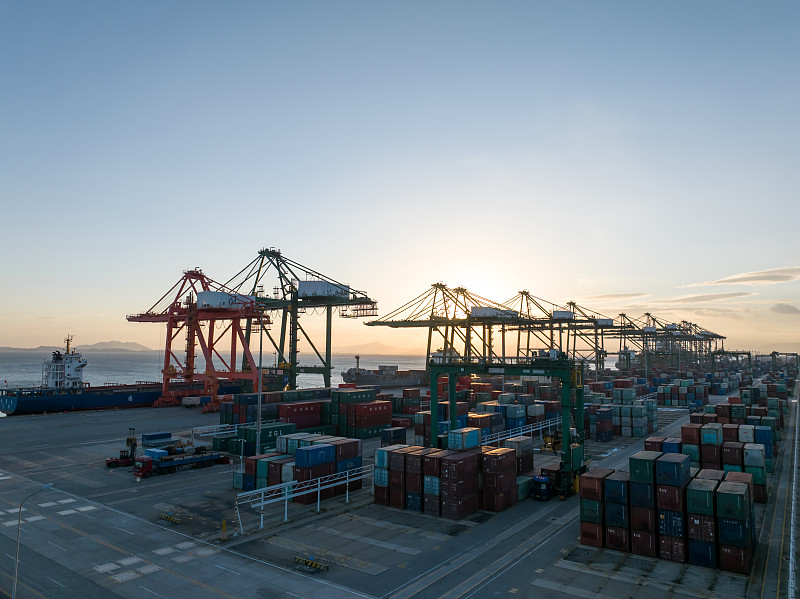 商品数据线/耳机线/转换插头从中国济南采纳轮船速递抵到美国波特兰