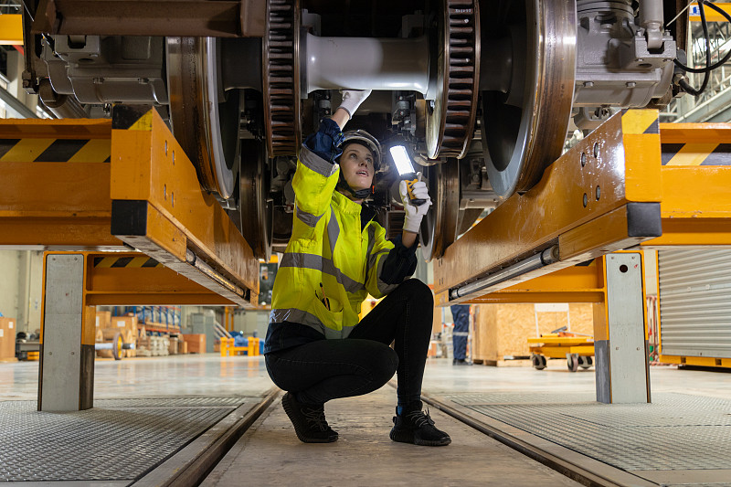 经过中国香港蓄电池寄到美国纽约