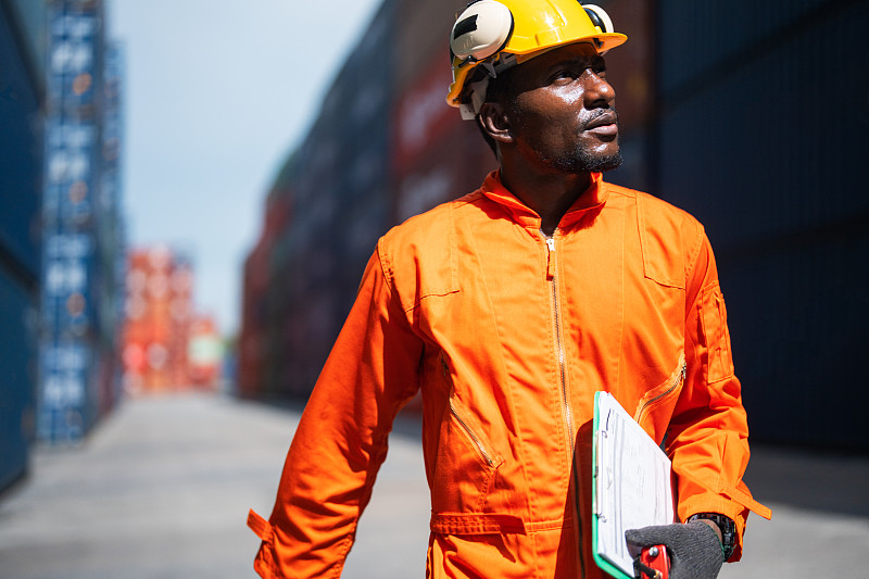 样品数码相机经中国重庆选择轮船货代抵达美国诺福克