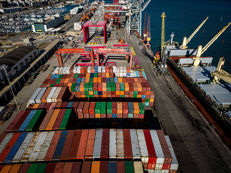 商品阻燃板经中国武汉选用轮船快递抵达美国芝加哥