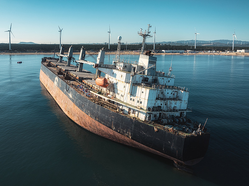 商品服装经中国上海选用轮船配送到达美国安克雷奇