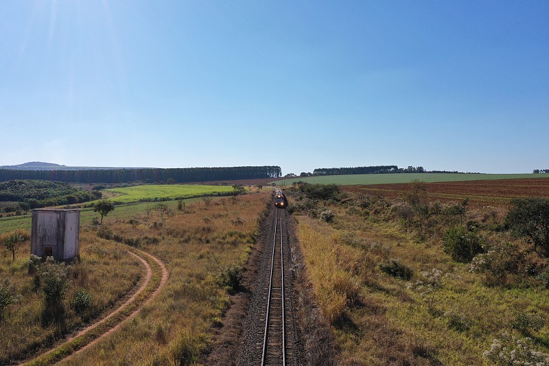 经过上海把银行卡邮寄到美国圣路易斯