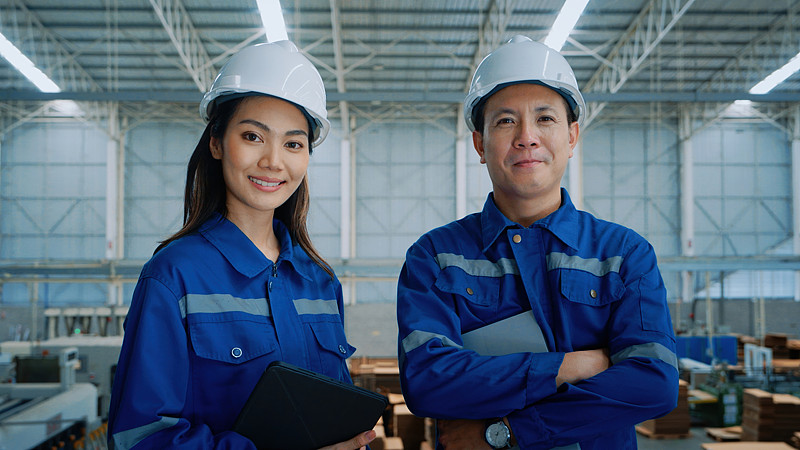 商品松树从中国东莞选取海运配送抵到美国阿尔伯克基 商品松树从中国东莞选取海运配送抵到美国阿尔伯克基