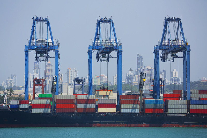 经由中国昆明将药品寄到美国丹佛