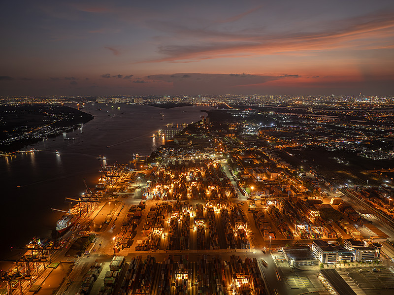 从乌鲁木齐将茅台邮寄到美国迈阿密