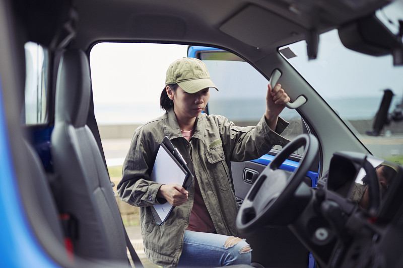 经过中国长沙将箱包邮寄到美国普拉特河