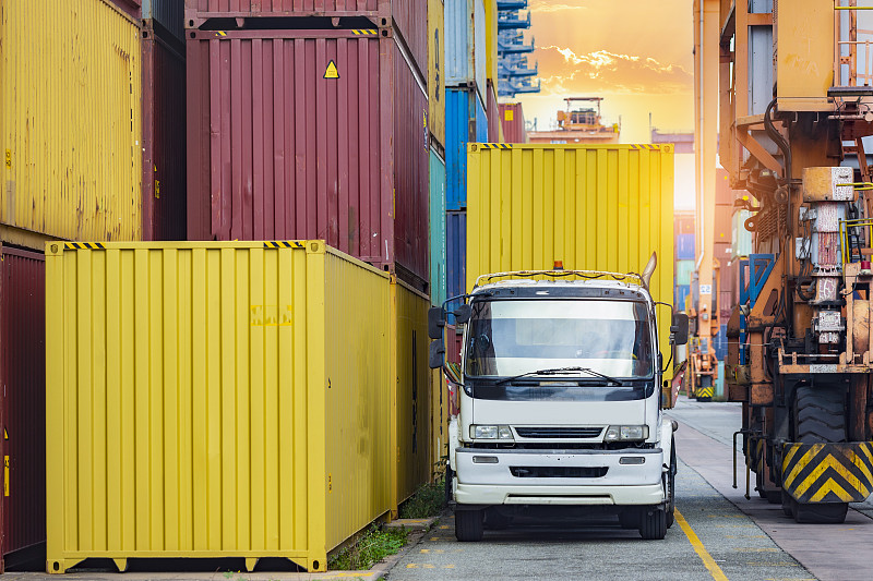 物品电脑数据线（USB、HDMI、VGA）从深圳选取海运快递到达美国夏洛特