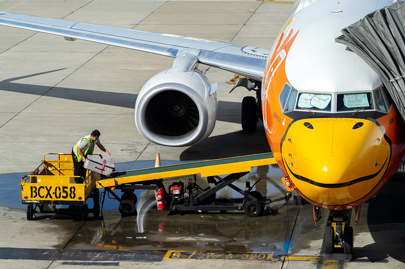 基于北京将体育用品寄到美国普拉特河