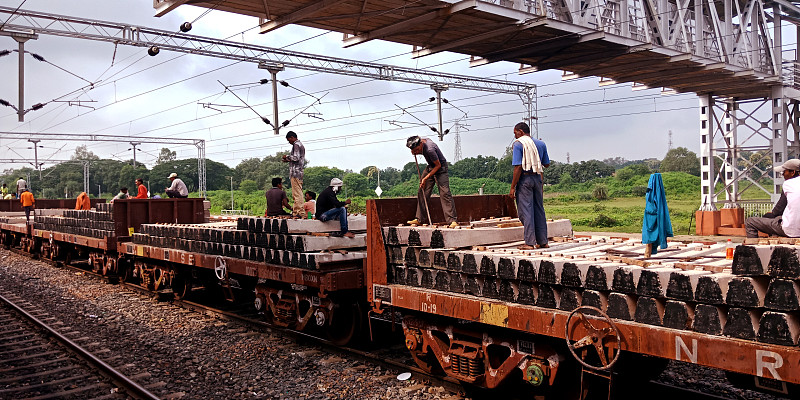 经过东莞将小包裹寄到美国小石城