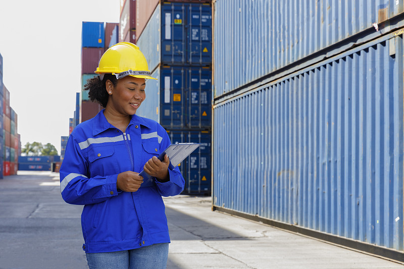 货品平底锅经中国昆明使用海运运输抵到美国辛辛那提