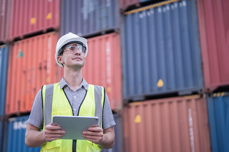 商品玉米片经深圳选取轮船快递至美国纽约