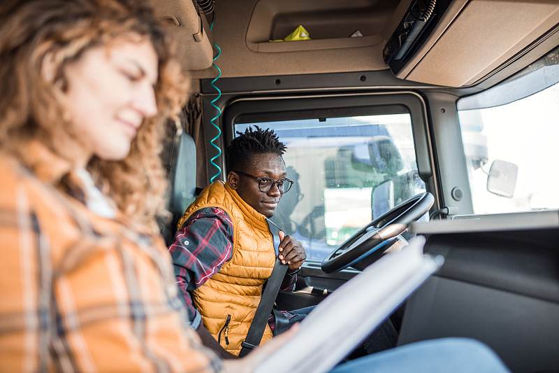 货品家用投影仪经烟台选取轮船配送到欧州 货品家用投影仪经烟台选取轮船配送到欧州