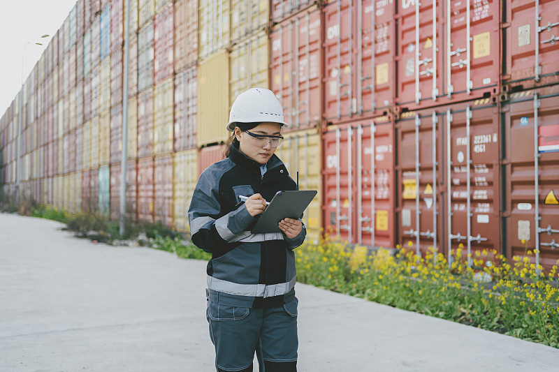 经由大连将大门寄到美国印第安纳波利斯