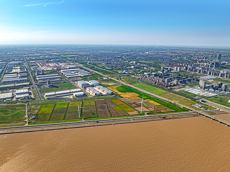 商品电脑固态硬盘从中国西安采用轮船运输抵到美国圣路易斯