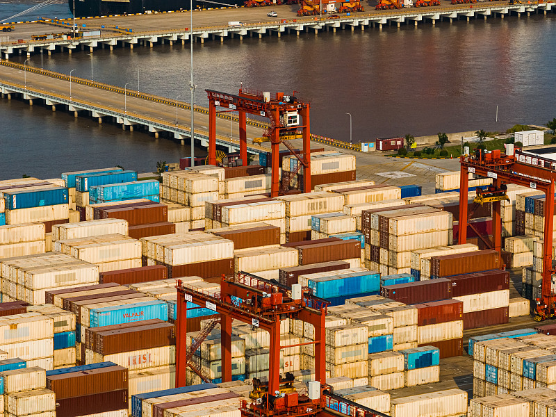 商品木制床头柜经湛江采取海运货代至东盟 商品木制床头柜经湛江采取海运货代至东盟