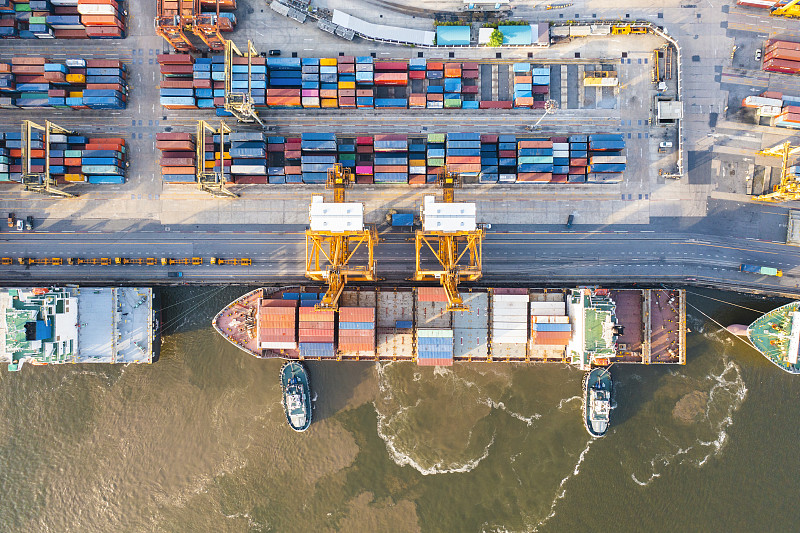 通过中国深圳将草药邮寄到美国华盛顿