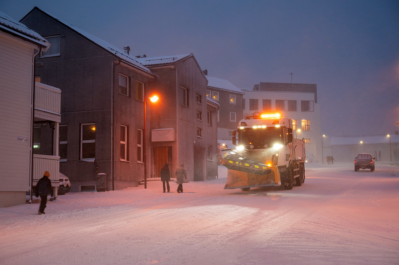 经过中国深圳把物资邮寄到美国奥马哈