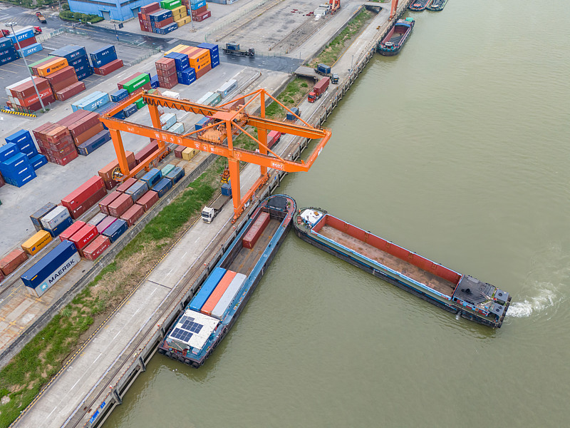 通过中国上海把蓝牙耳机邮寄到美国巴尔的摩