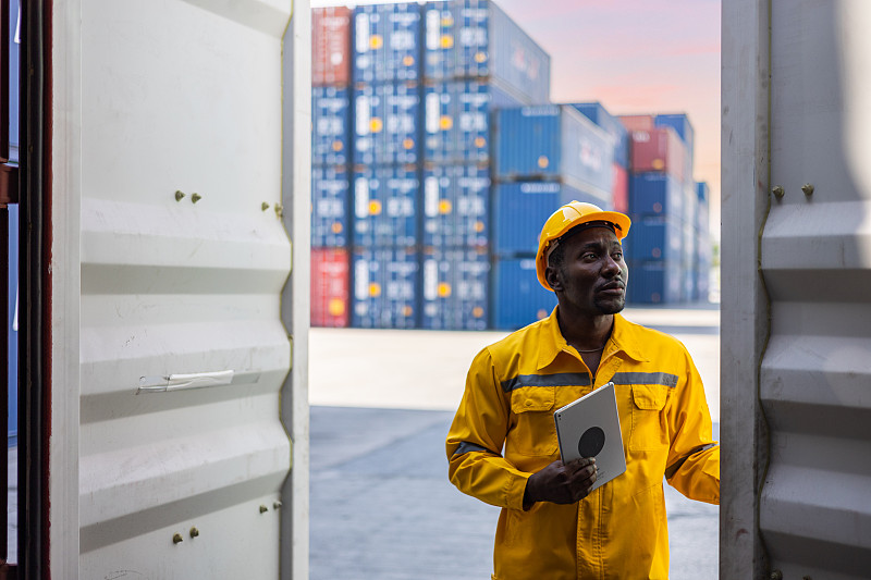 货品化学纤维长丝从深圳采取轮船配送抵达美国盐湖城