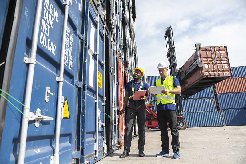 货品汽车及其零部件经中国南京选用轮船货运抵达美国休斯顿