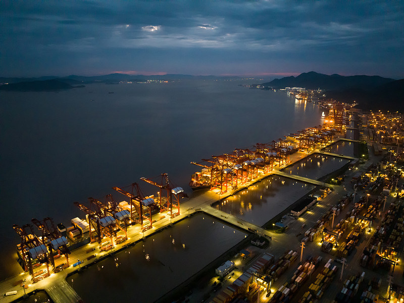 货品淋浴房/浴缸/淋浴屏经中国南宁选用轮船货代抵达美国图森