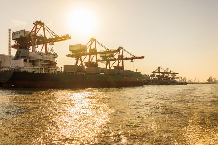 海运一个集装箱到美国多少钱? 海运一个集装箱到美国多少钱?