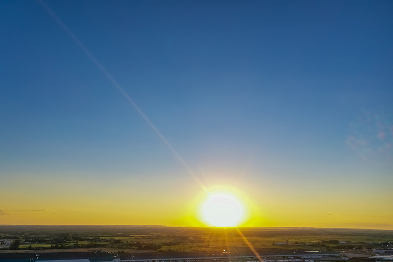 货品绿柄桑木从上海选用空运配送抵达美国孟菲斯