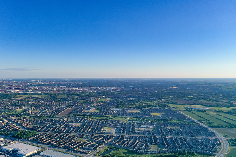 货品芝麻油经中国广州采纳飞机货代抵达美国里士满