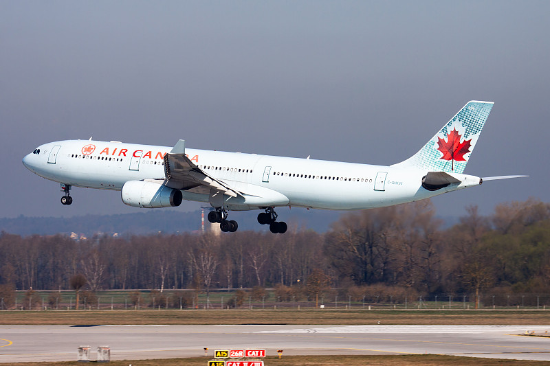 商品视频转换器（HDMI转VGA、DVI转HDMI）从中国大连选择空运运输抵达美国伯明翰