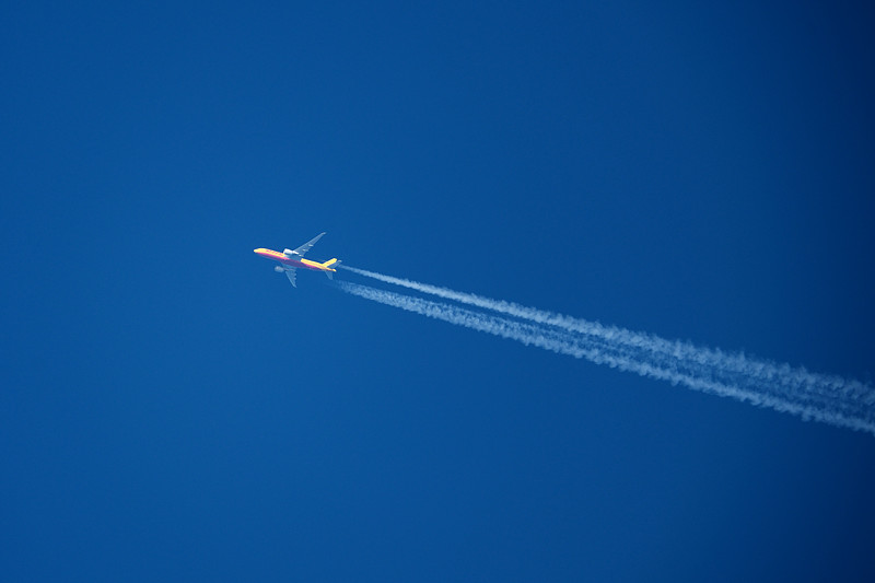 商品焊接钢管经中国广州选取飞机运输至美国长滩